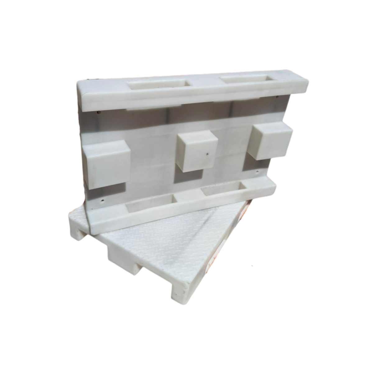 Pallet plástico rackeable de 9 patas – UP-800R